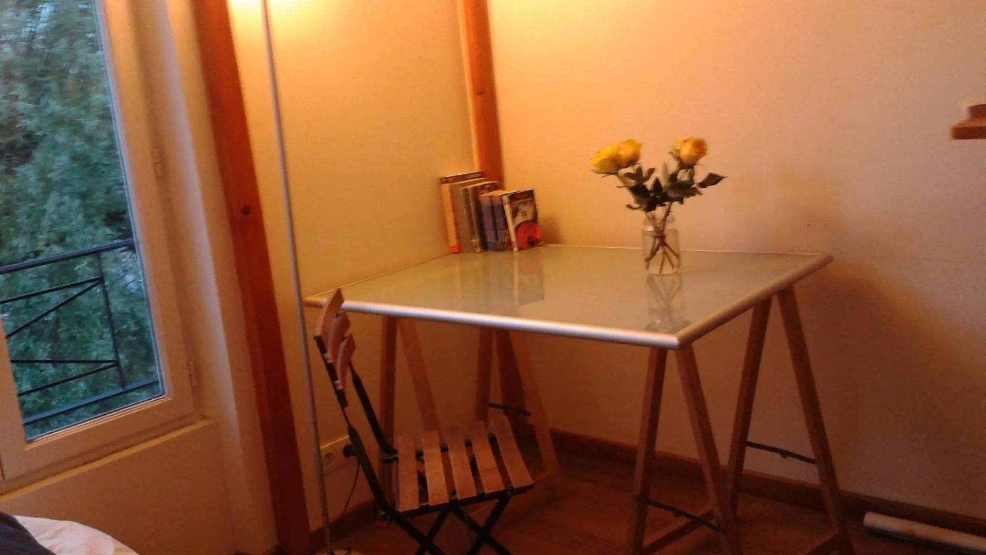 Calme Et Repos, Vue Sur Les Arbres Bed & Breakfast Paris 0*,